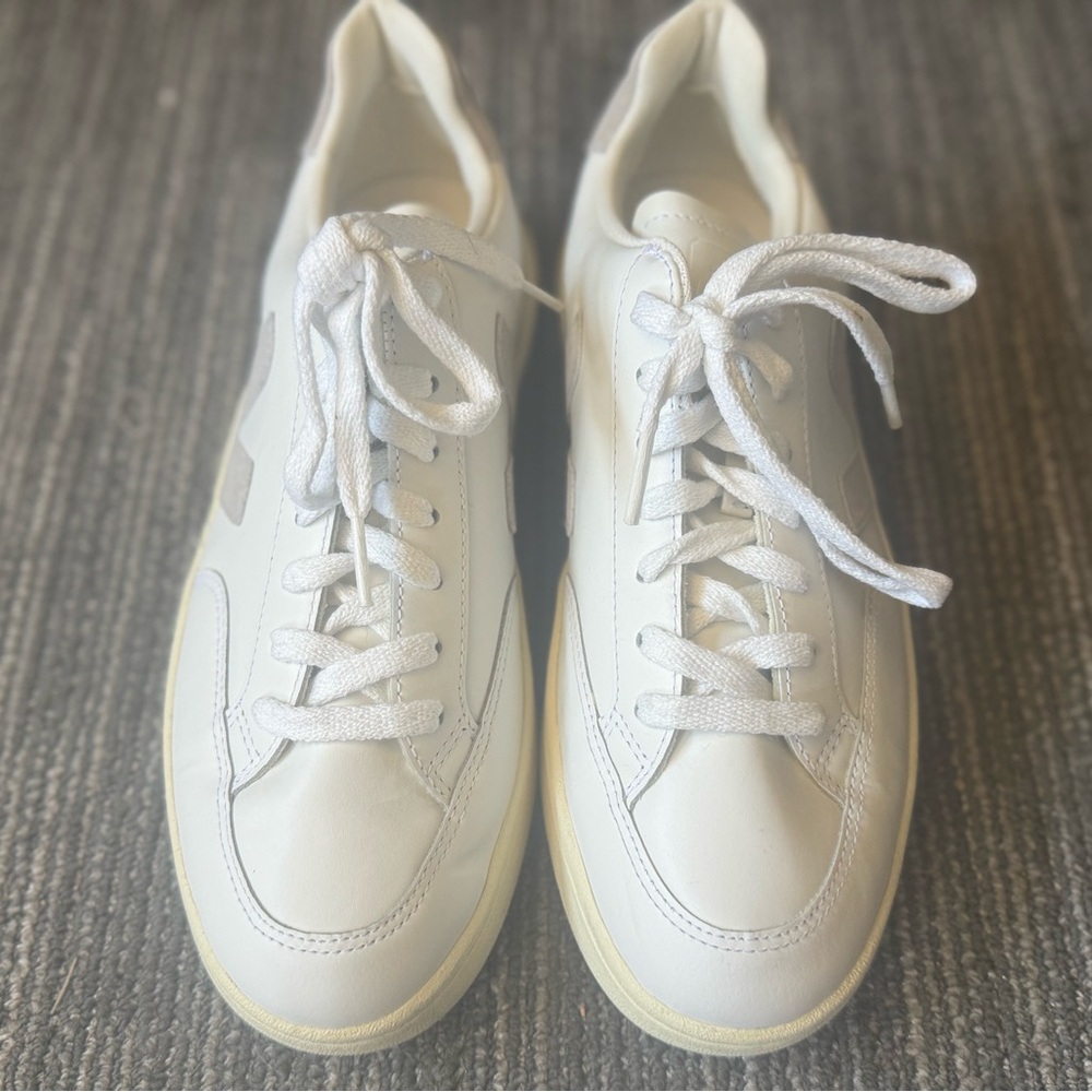 White shoes from Veja. Size 8 in Women’s.